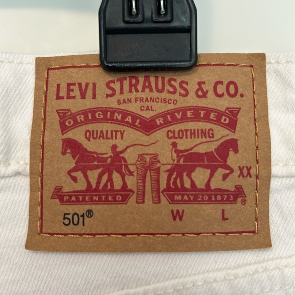 Levi's 501 High Waist Button Fly Cut Off Denim Shorts Waist 32 White Cream - Picture 9 of 16